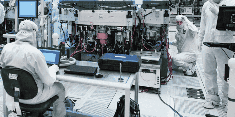 semiconductor manufacturing equipment with Beekeeper