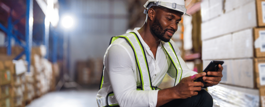 Digital Workplace Trends man in warehouse